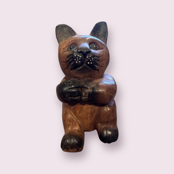 Vintage Other - Hand-Carved Wooden Sitting Cat Figurine - Brown & Black Home Decor 8" Tall